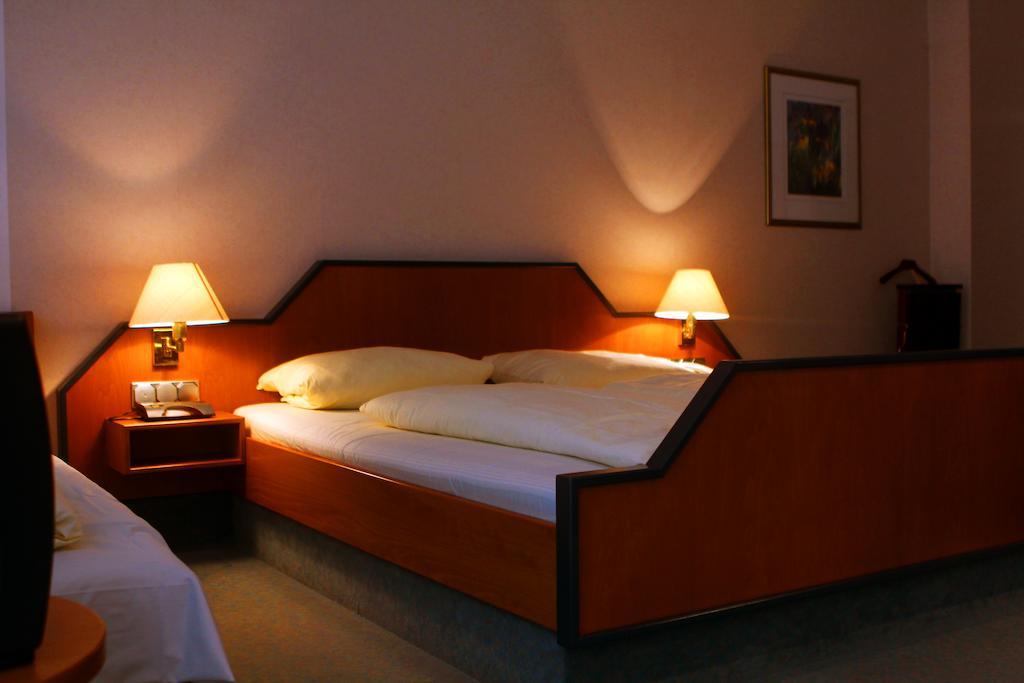 Pohl'S Rheinhotel Adler Sankt Goarshausen Habitación foto